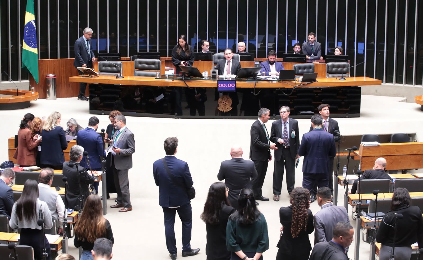 Plenário da Câmara dos Deputados durante a sessão de quinta-feira