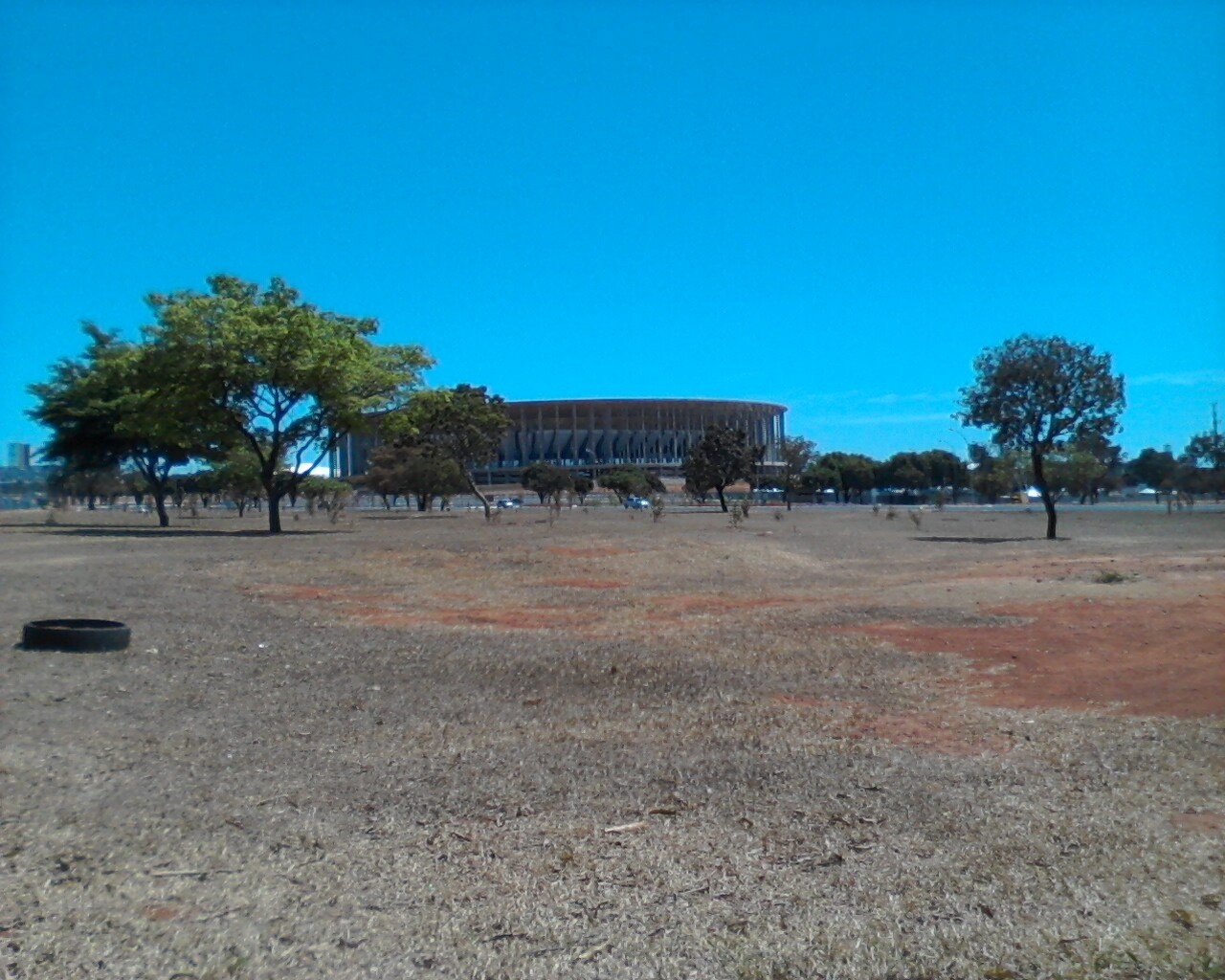 Estádio Nacional Mané Garrincha visto de longe, em Brasília