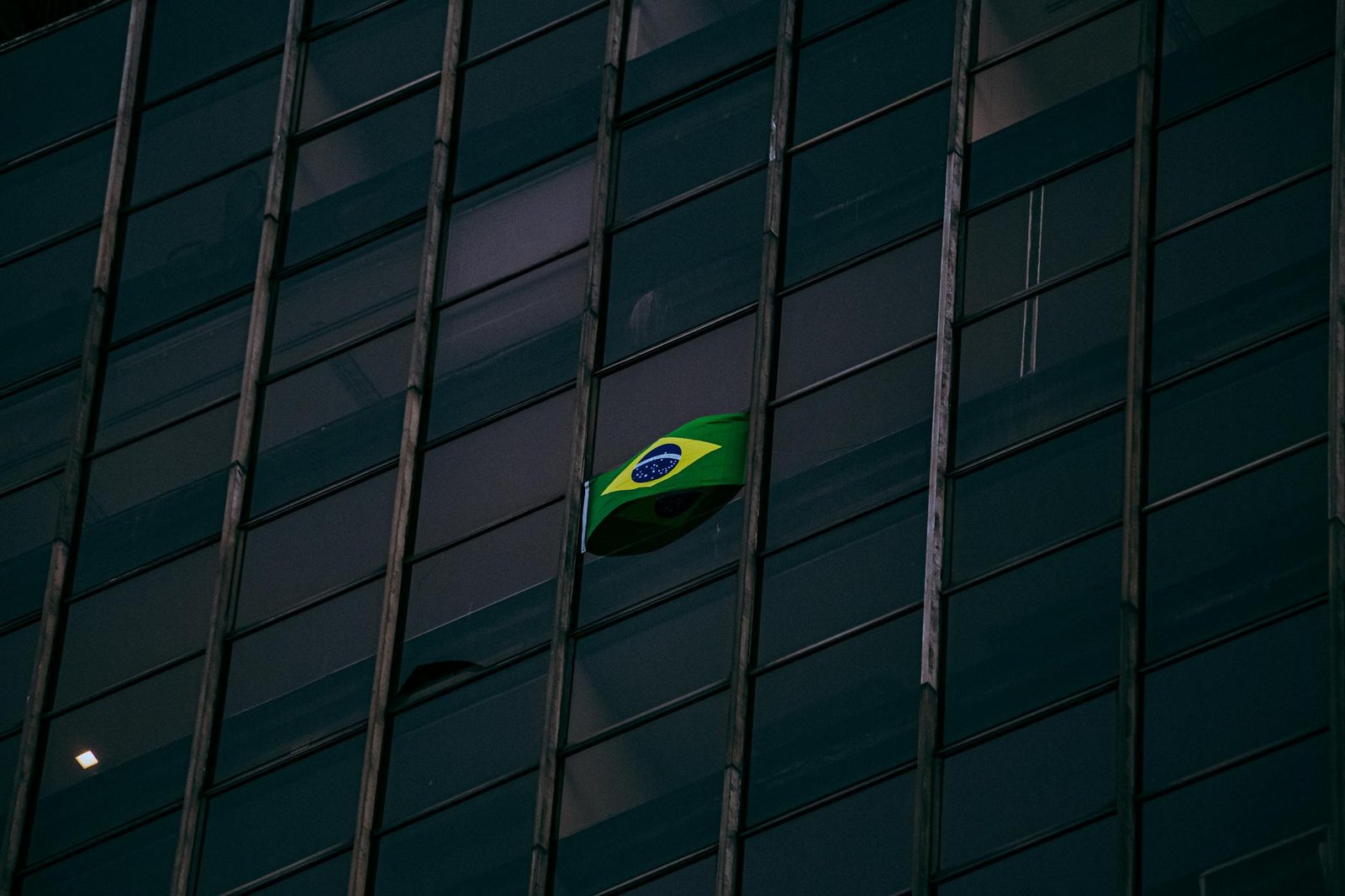 CLDF retira dois imoveis do plano de capitalizacao do BRB