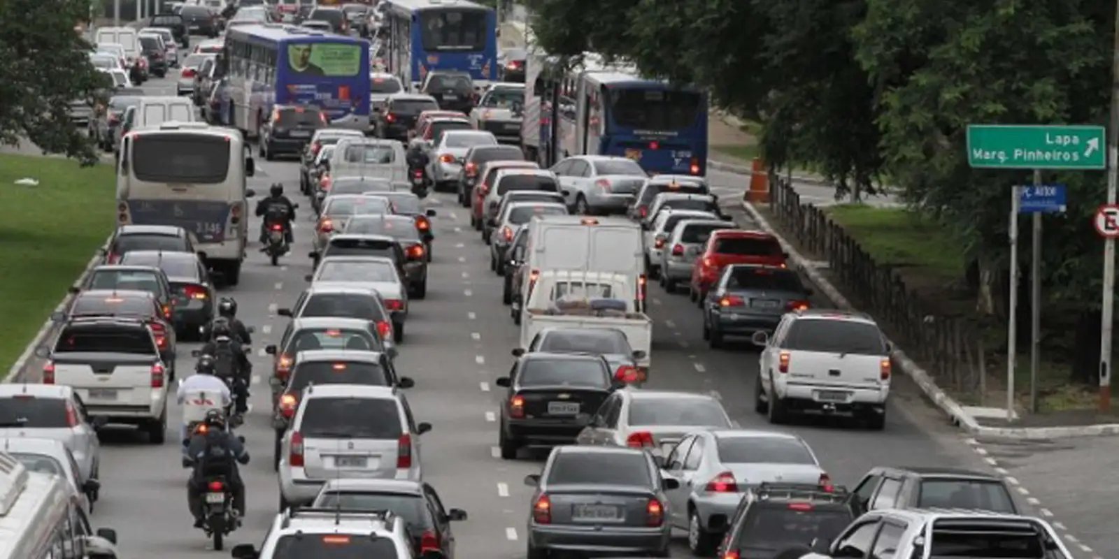 IPCA-15 sobe 0,89% em abril com gasolina e alimentos pressionando