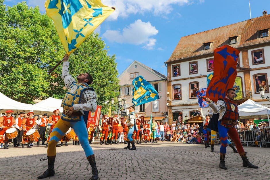 Festival com bandeiras coloridas em praça europeia