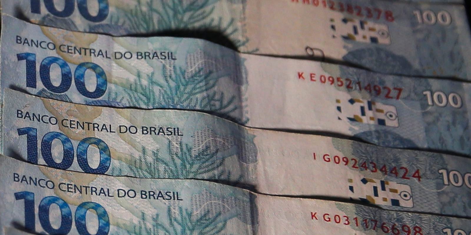 Governo propõe superávit primário de R$ 73,2 bilhões e PIB de 2,56% em 2027