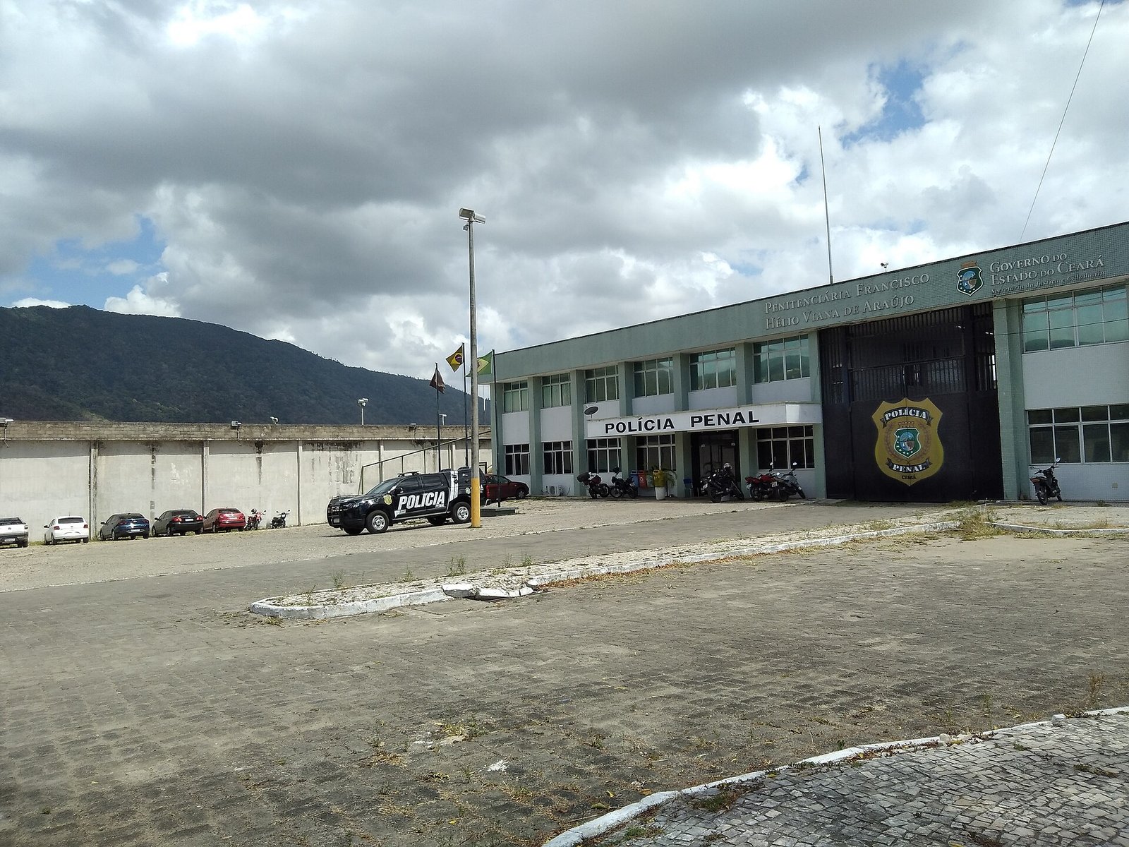 Fachada de unidade prisional em Pacatuba, no Ceara