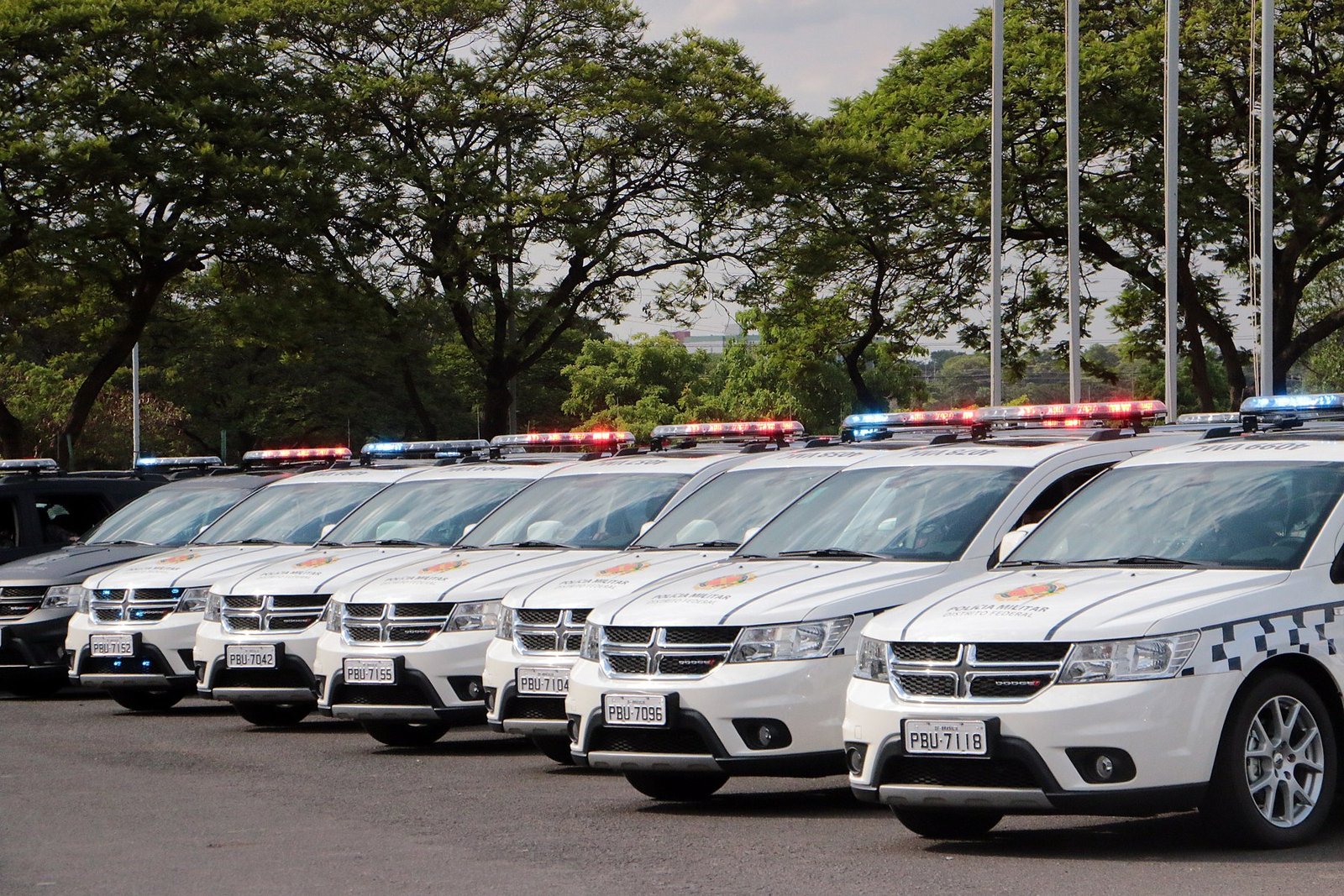 Fileira de viaturas da Polícia Militar do Distrito Federal, em foto de arquivo de solenidade de entrega