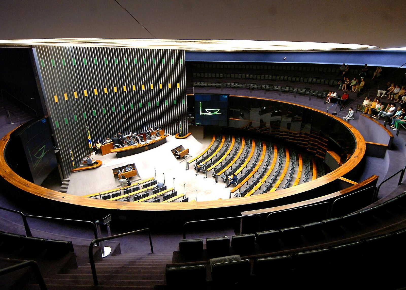 Vista do alto do plenário da Câmara dos Deputados, em Brasília