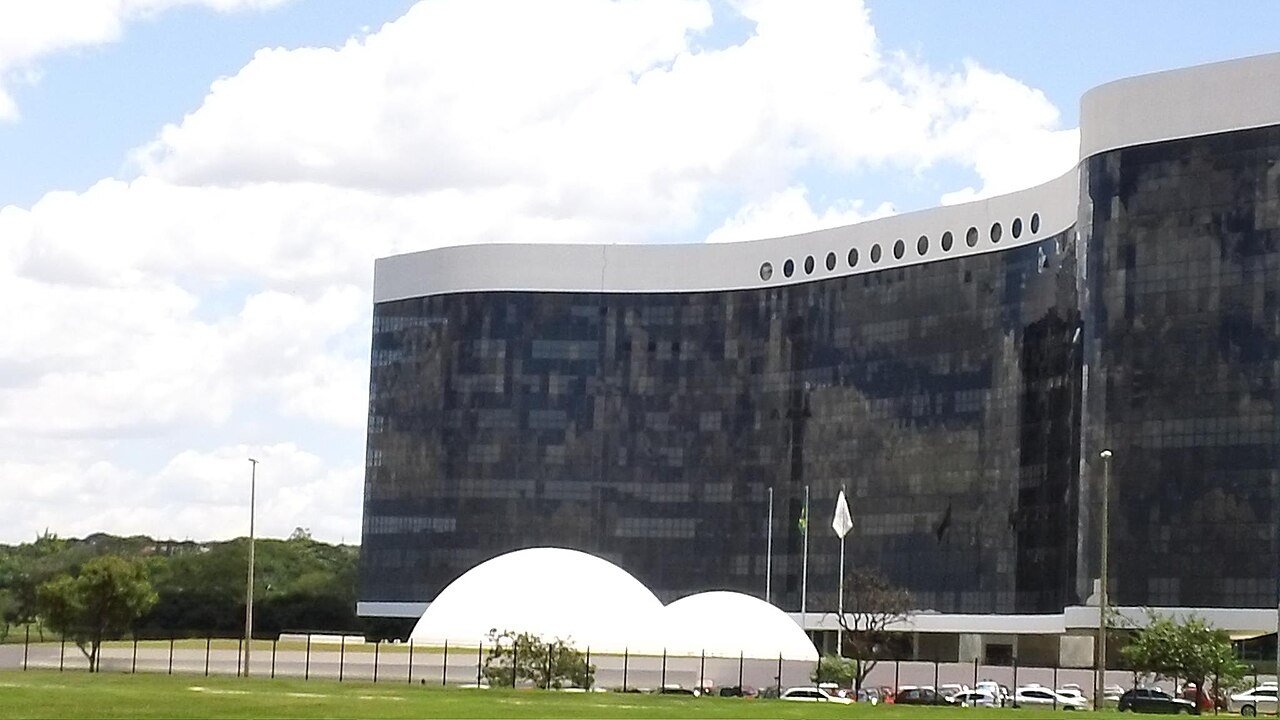 Sede do Tribunal Superior Eleitoral, em Brasília, vista da área externa