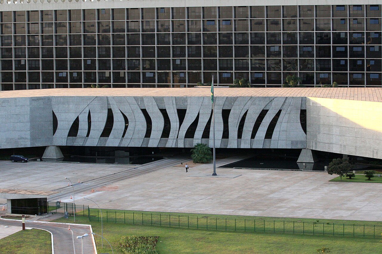 Fachada do edifício-sede do Superior Tribunal de Justiça, em Brasília